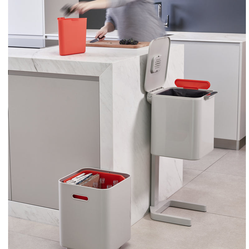 Totem™ Compact Waste Bin 40L